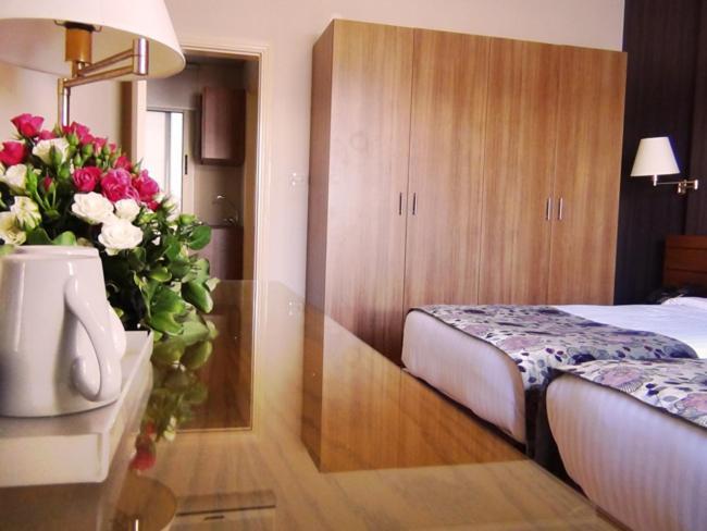 Orient Prince Hotel Beirut Room photo