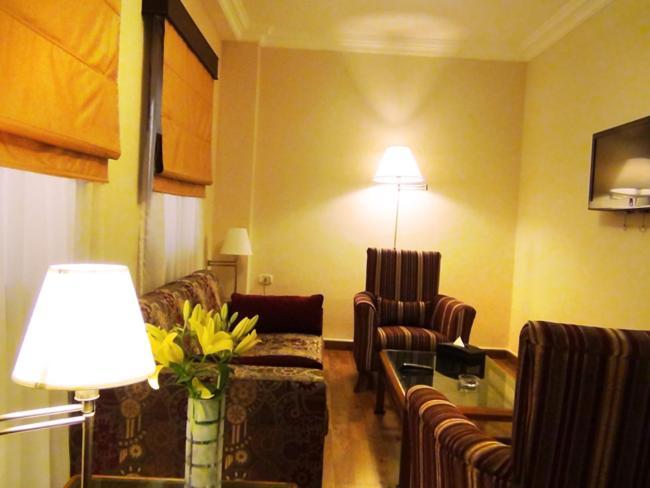 Orient Prince Hotel Beirut Room photo