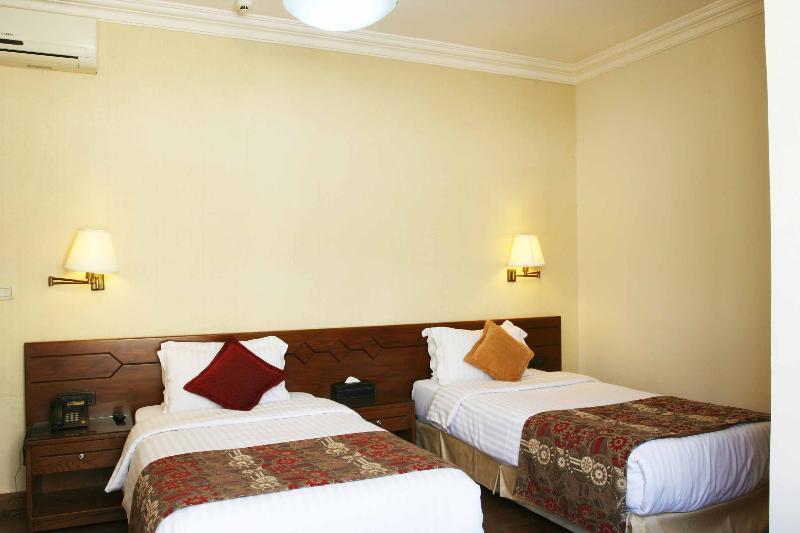 Orient Prince Hotel Beirut Exterior photo
